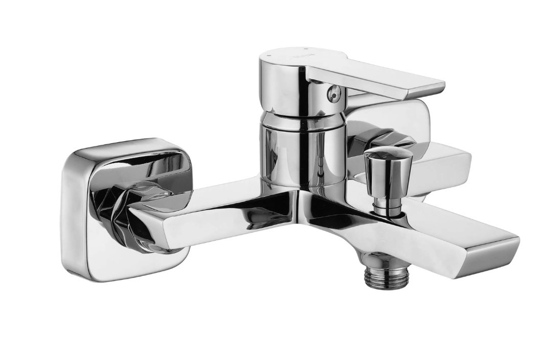 chromowana bateria wannowa Rea bateria wannowa z napowietrzonym perlatorem nowoczesna bateria wannowa ścienna bateria z głowicą ceramiczną elegancka b
